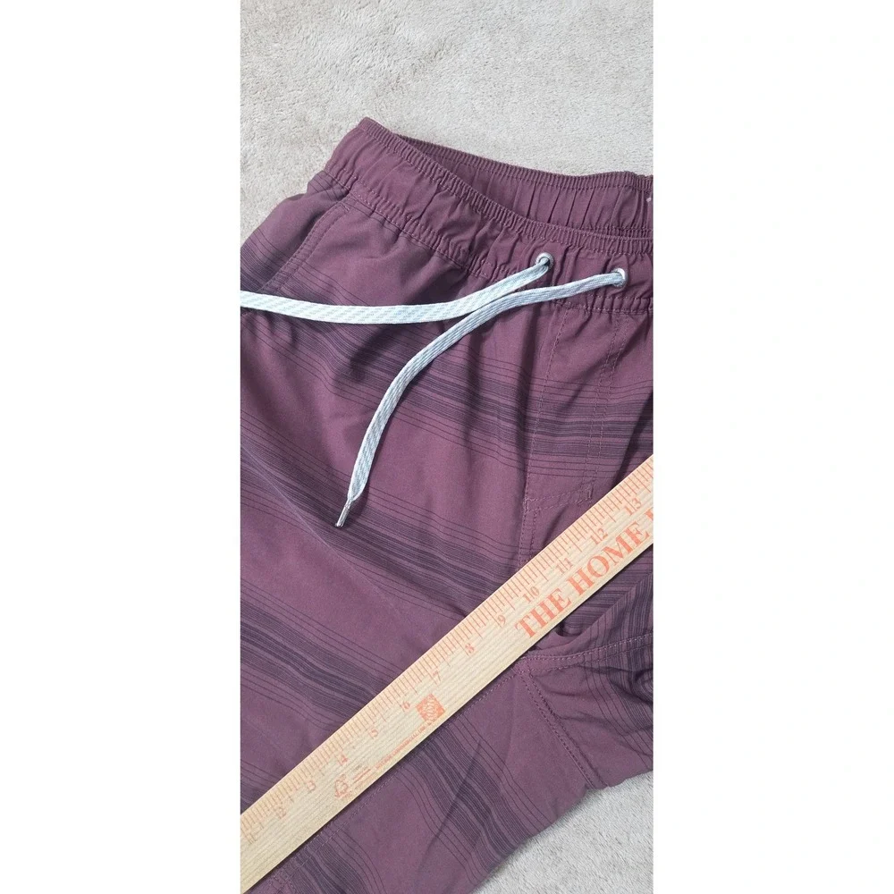 Vuori Kore Shorts Men's Medium Red Athletic Running Training Lined V302 EUC